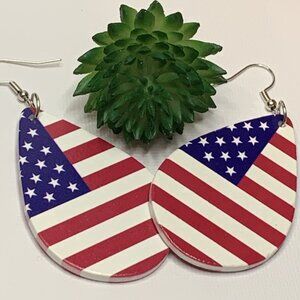 Flag Earring, Patriotic Earring, USA Earring, Fourth of July Earring, Gift Idea